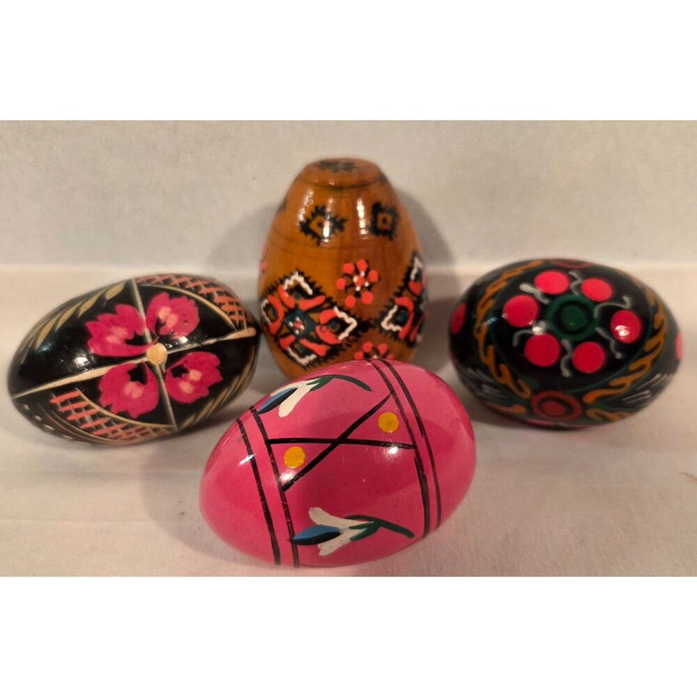 Vintage Hand Painted Wooden Easter Eggs Folk Art Decor Bundle Set